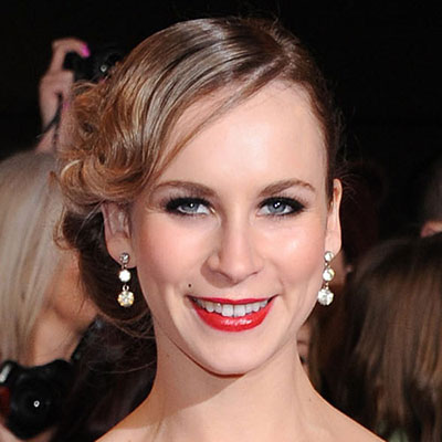  Holly Weston 