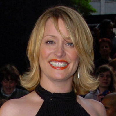  Laurie Brett 