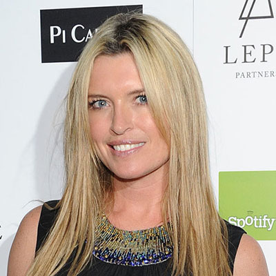  Tina Hobley 
