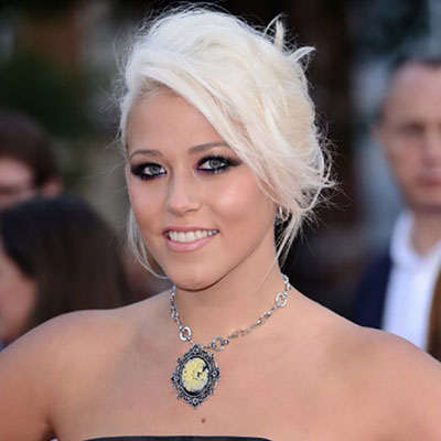  Amelia Lilly 