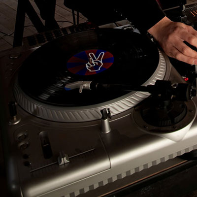  Turntable 