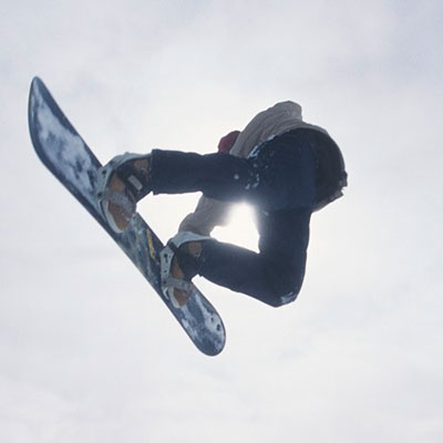  Snowboarding 