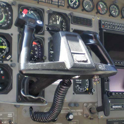  Yoke 