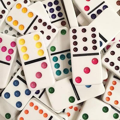  Dominoes 