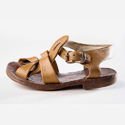  Sandals 