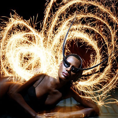  Grace Jones 