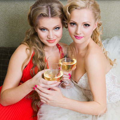  Bridesmaid 