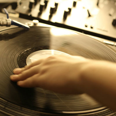 Dj