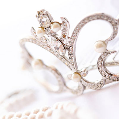  Tiara 