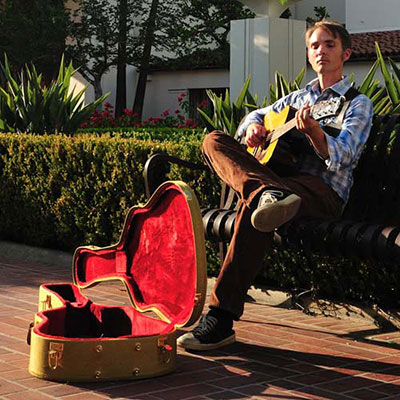  Busker 