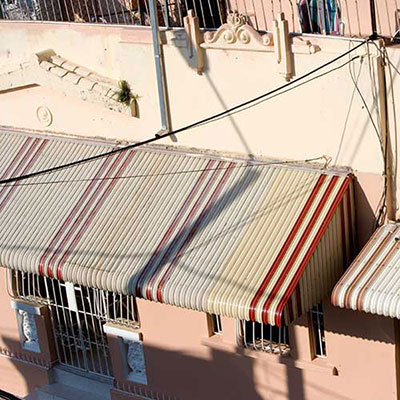  Awning 