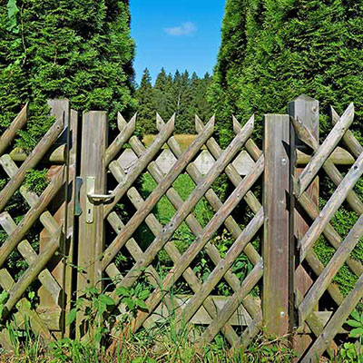 Gate