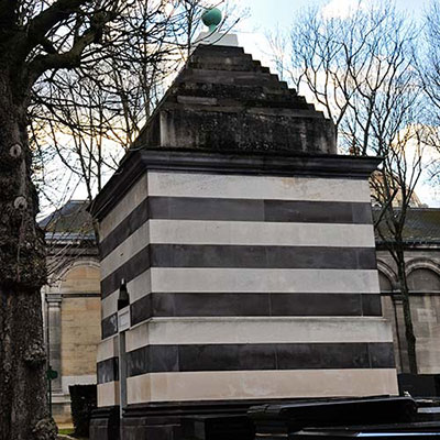  Mausoleum 