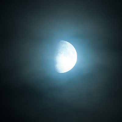  Gibbous Moon 