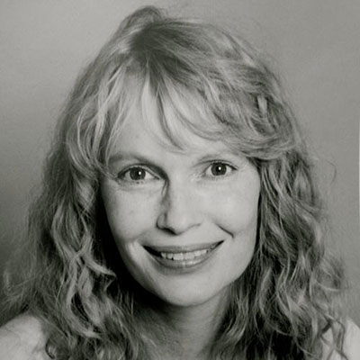  Mia Farrow 