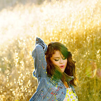  Selena Gomez 