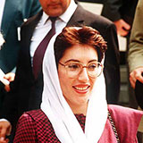  Benazir Bhutto 