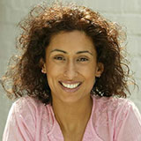  Saira Khan 