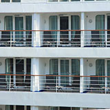  Cruise Ship 