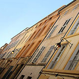  Facade 
