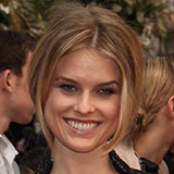  Alice Eve 