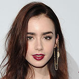  Lily Collins 