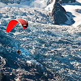  Paragliding 