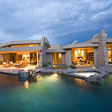  Luxury 
